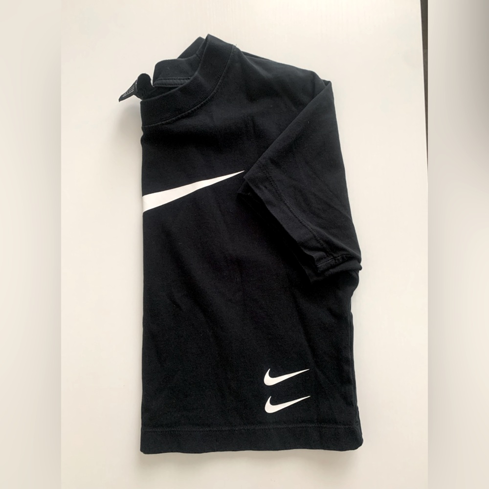 Women's Nike Crop Tee Size Medium